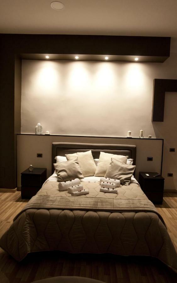 Reggia & Dintorni Rooms A Caserta Eksteriør billede
