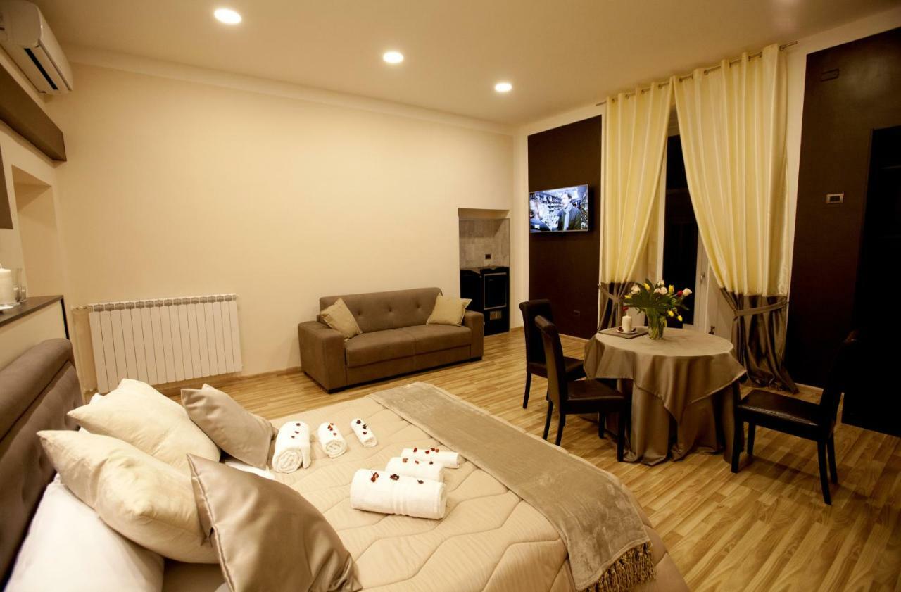 Reggia & Dintorni Rooms A Caserta Eksteriør billede