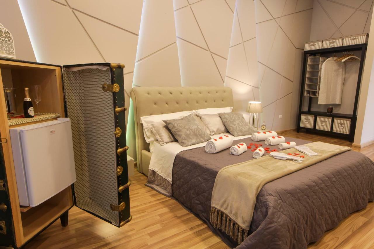 Reggia & Dintorni Rooms A Caserta Eksteriør billede