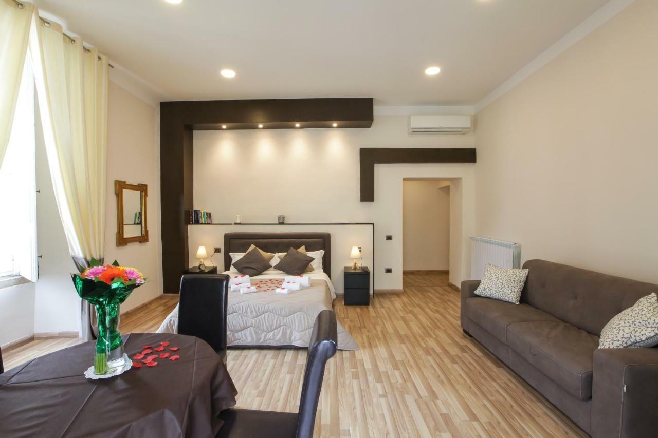 Reggia & Dintorni Rooms A Caserta Eksteriør billede
