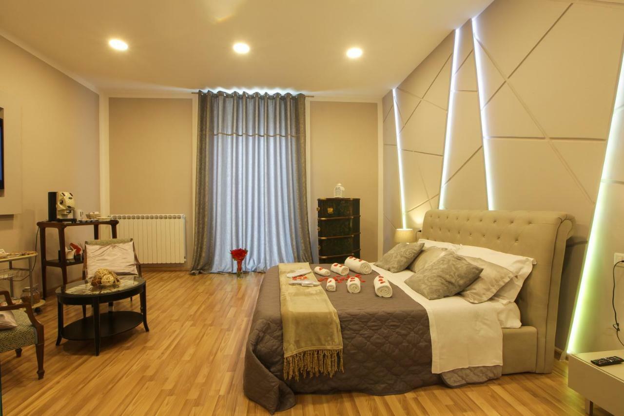 Reggia & Dintorni Rooms A Caserta Eksteriør billede